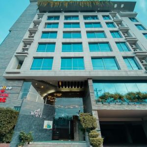 কক্সবাজারের Hotel White Orchid-এ আপনার বিলাসবহুল ডিলাক্স কাপল রুম বুক করুন মাত্র ৳৩০০০ টাকায়। কলাতলী মেইন রোডে আধুনিক সকল সুবিধা সহ রোমান্টিক আবাসন। আজই আপনার সেরা ডিলটি নিন!